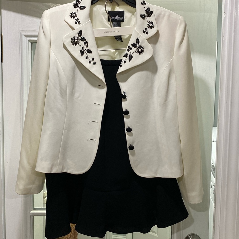 Positive Attitude Woman’s Dress Suit Set Size 10P Petite